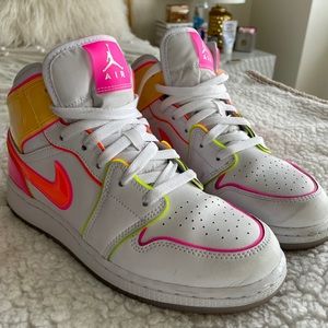 Jordan 1s neon!!